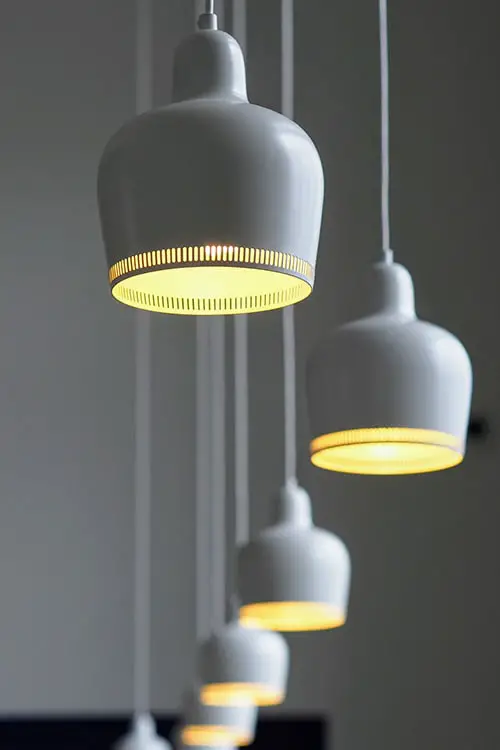 hang pendant lights - minimalist style
