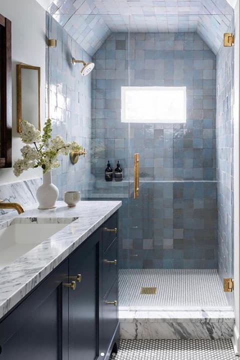 blue and white decor for bathroom